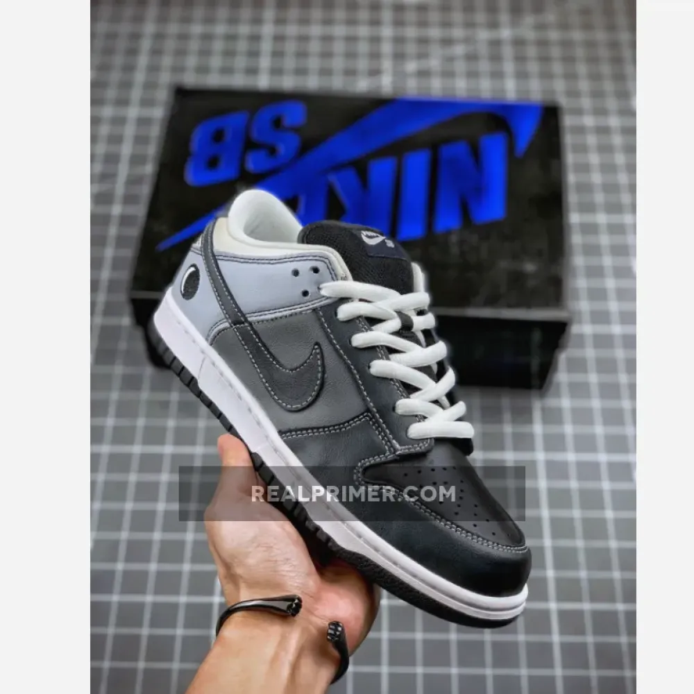 Nike SB Dunk Low Lunar Eclipse East  313170-001