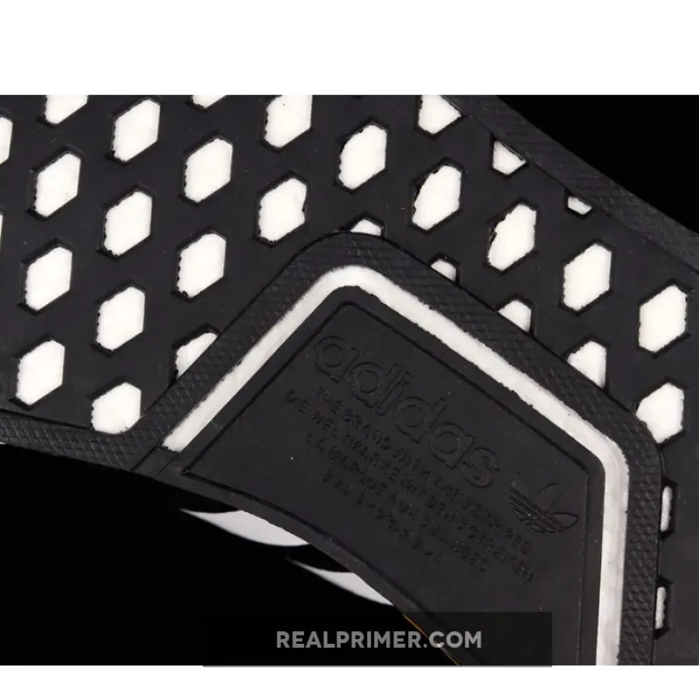 NMD_R1 SHOES CORE BLACK/CLOUD WHITE/COLLEGIATE GOLD FZ5876