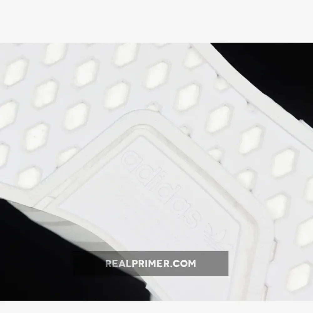NMD_R1 PRIMEBLUE SHOES CLOUD WHITE/CLOUD WHITE/CLOUD WHITE GZ9259