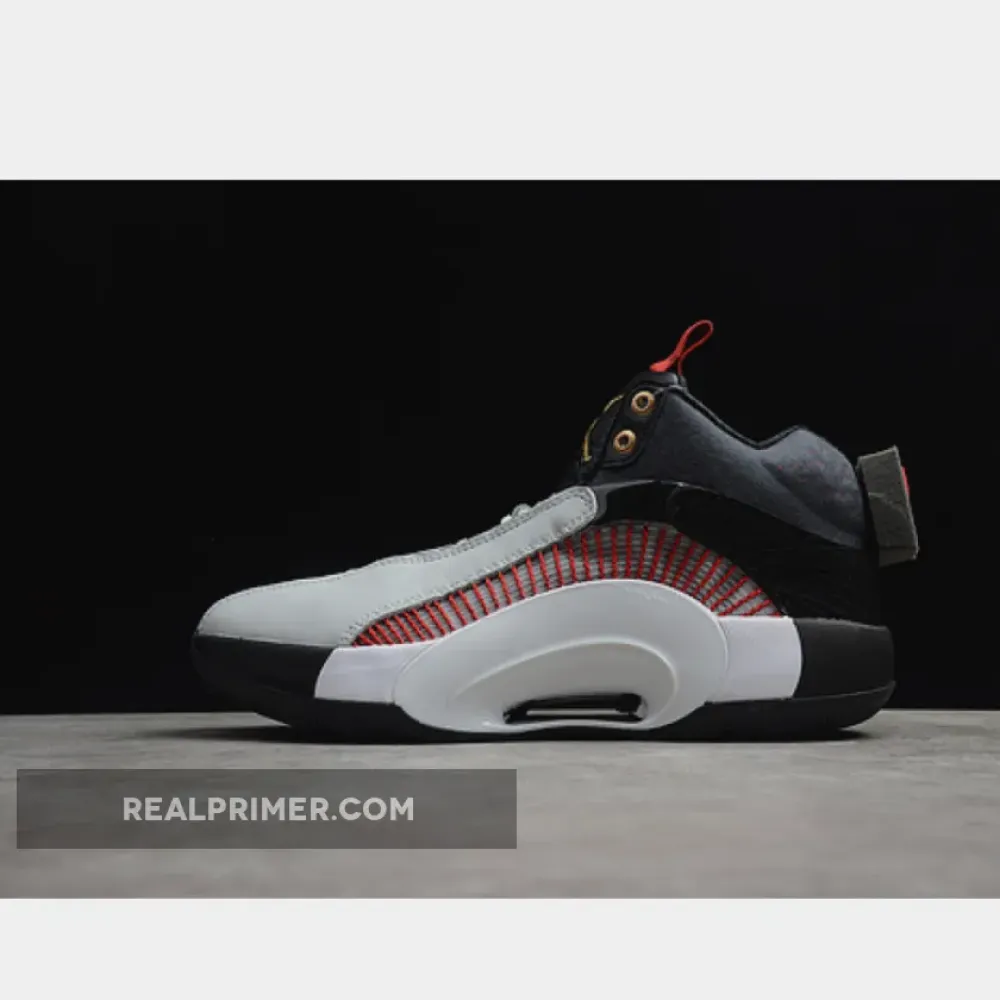 TITAN X AIR JORDAN 35 10TH ANNIVERSARY BLACK/METALLIC GOLD/SAIL DD4701-001