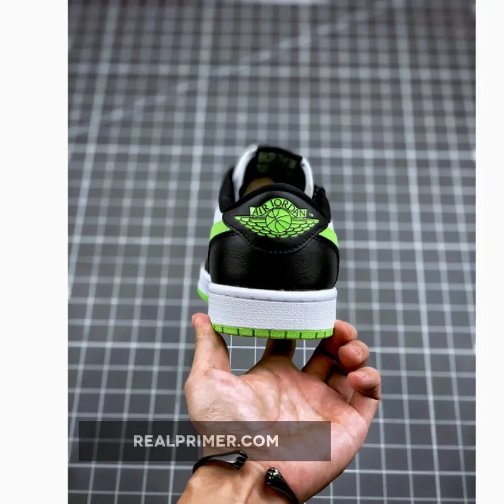 Nike SB Dunk Low Ghost Green Black/White/Lime CZ0790-103