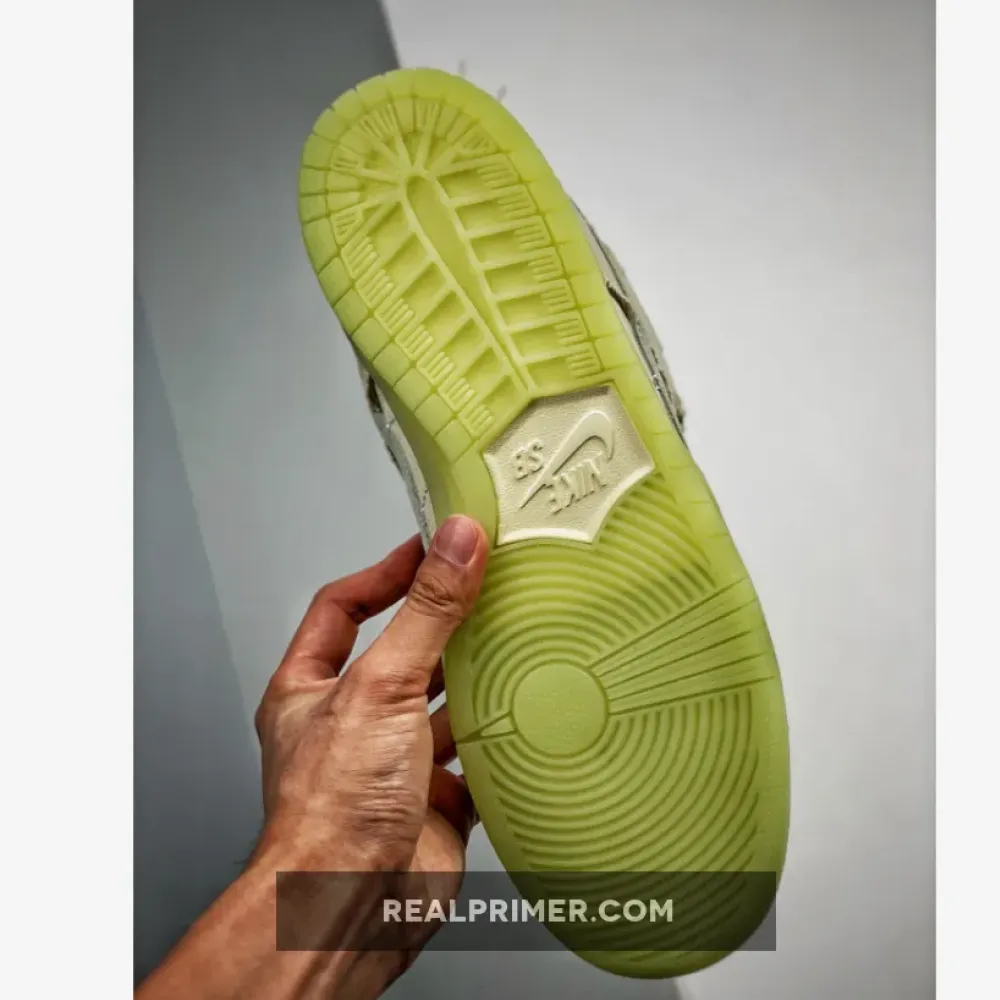 Nike SB Dunk Low Mummy Seafoam/Yellow Strike/Coconut Milk DM0774-111