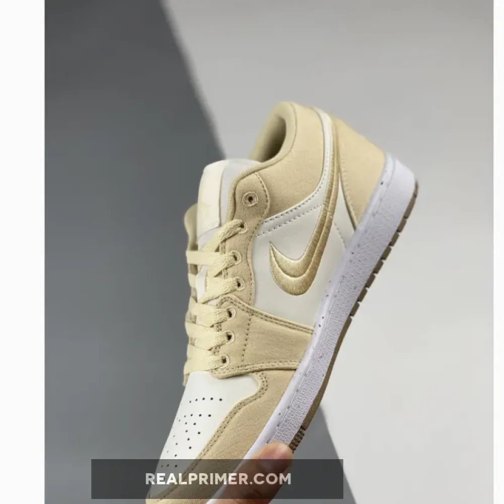 Nike SB Dunk Low Canvas Tan/White/Gold FN3722-701