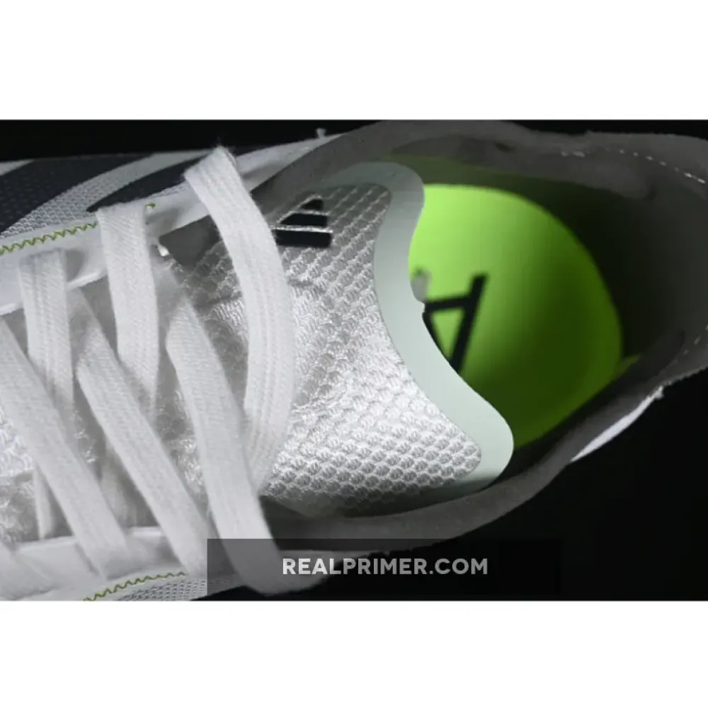 ADIZERO BOSTON 11 CRYSTAL WHITE/NIGHT METALLIC/LINEN GREEN GY8407