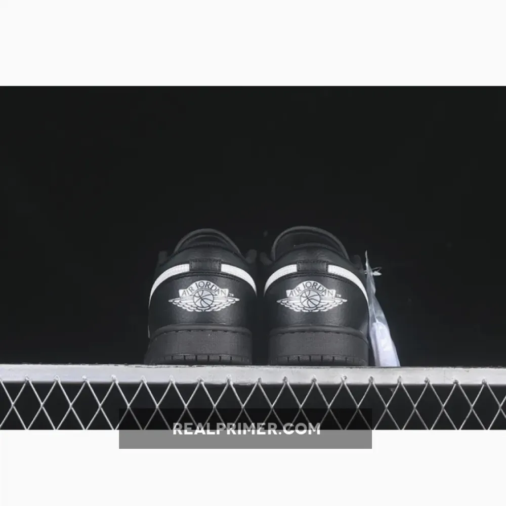 AIR JORDAN 1 LOW BLACK/BLACK/WHITE/DARK SMOKE GREY HV5968-001