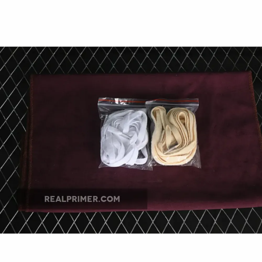 A MA MANIÉRE X WMNS JORDAN 4 RETRO FOSSIL STONE/METALLIC PEWTER/BURGUNDY CRUSH FZ4810-200