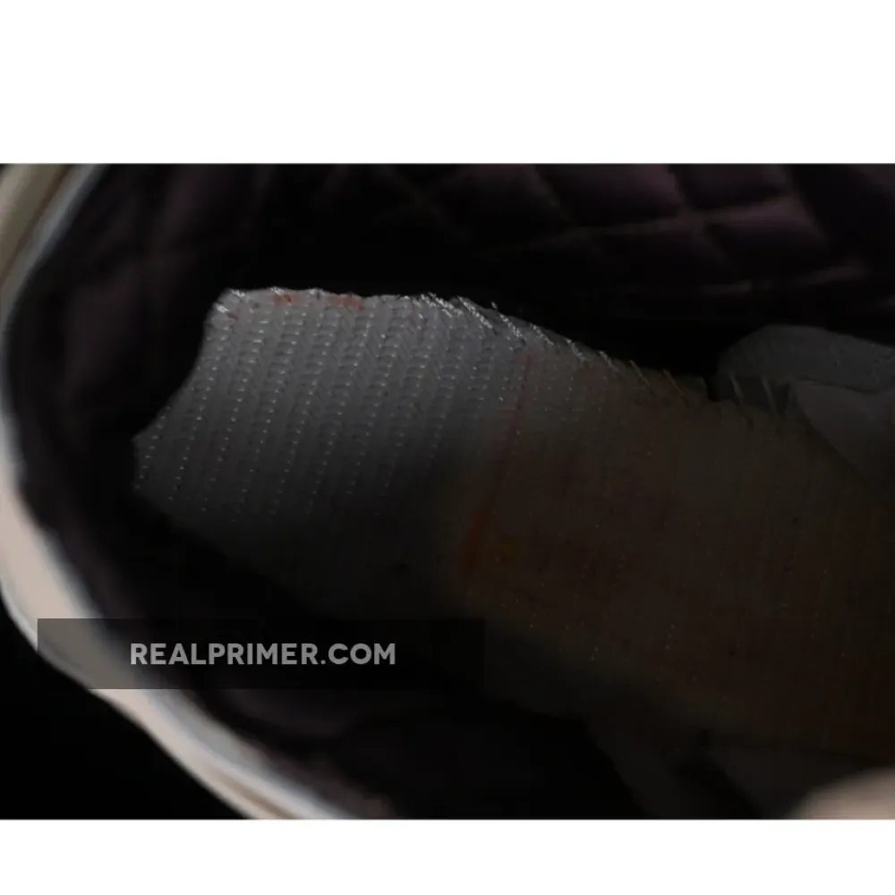 A MA MANIÉRE X WMNS JORDAN 4 RETRO FOSSIL STONE/METALLIC PEWTER/BURGUNDY CRUSH FZ4810-200