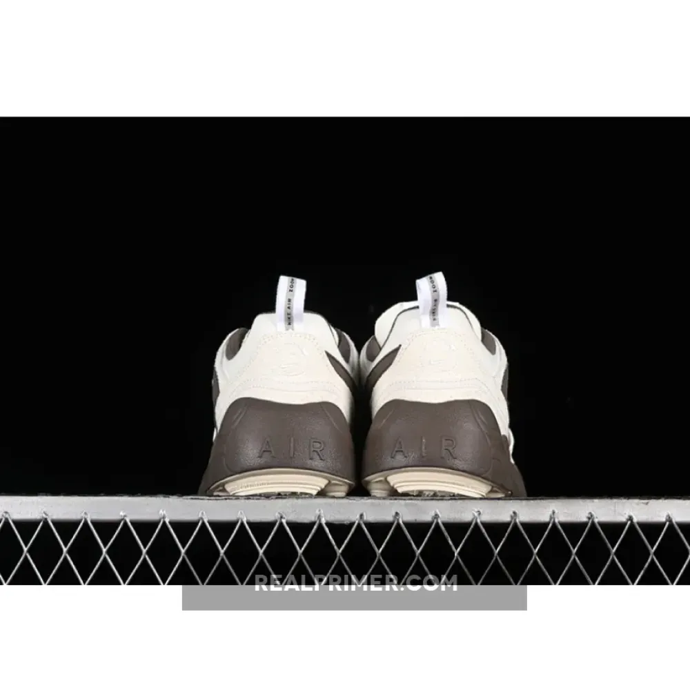 TRAVIS SCOTT SHARK-A-DON SAIL WHITE/BROWN HQ3061-101