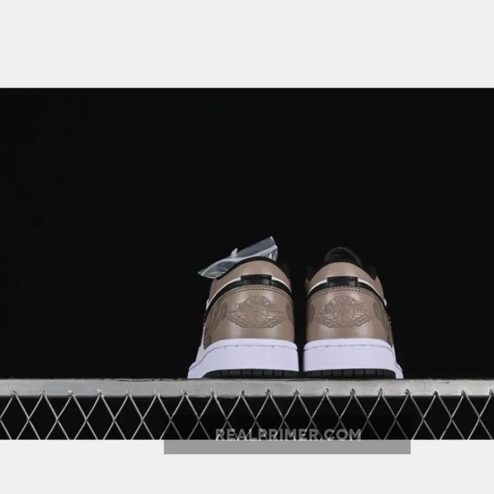 AIR JORDAN 1 LOW WHITE/BLACK/BROWN 553558-132