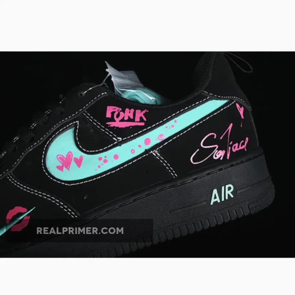 AIR FORCE 1 07 LOW FLAME RED LIPS BLACK/BLUE/PINK FB8971-005