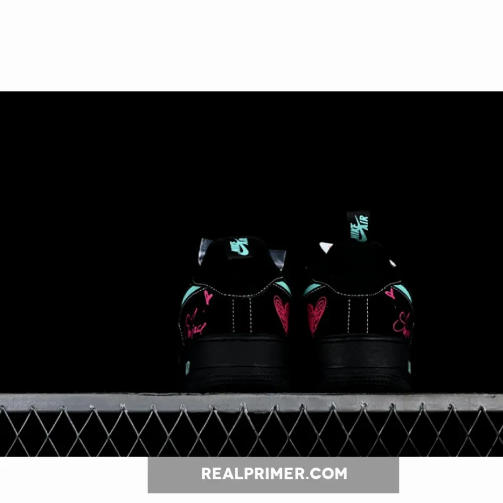 AIR FORCE 1 07 LOW FLAME RED LIPS BLACK/BLUE/PINK FB8971-005