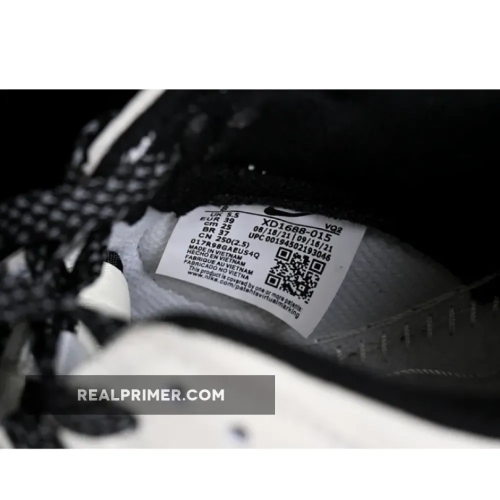 DUNK LOW SB WHITE/BLACK XD1688-015