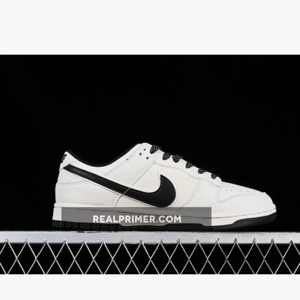 DUNK LOW SB WHITE/BLACK XD1688-015