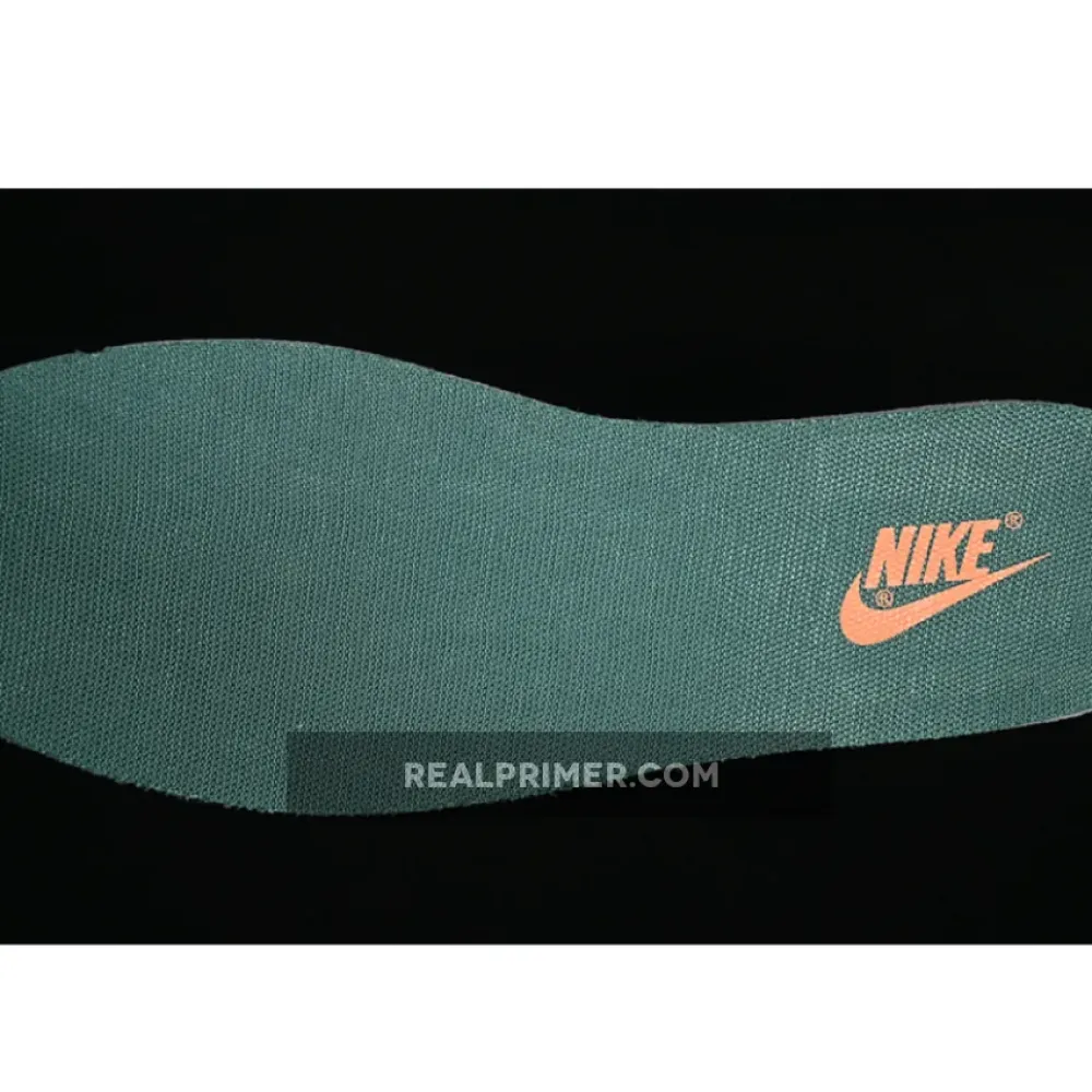 DUNK LOW SB WHITE/BLACK/GREEN/RED DD1391-300