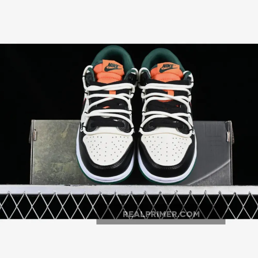 DUNK LOW SB WHITE/BLACK/GREEN/RED DD1391-300