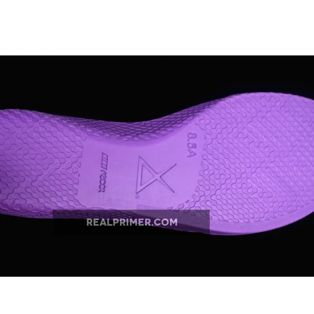 KOBE 8 PROTRO EASTER FIBERGLASS/COURT PURPLE/BACK/LASER PURPLE 555035-302