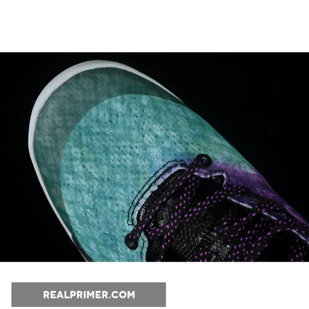 KOBE 8 PROTRO EASTER FIBERGLASS/COURT PURPLE/BACK/LASER PURPLE 555035-302