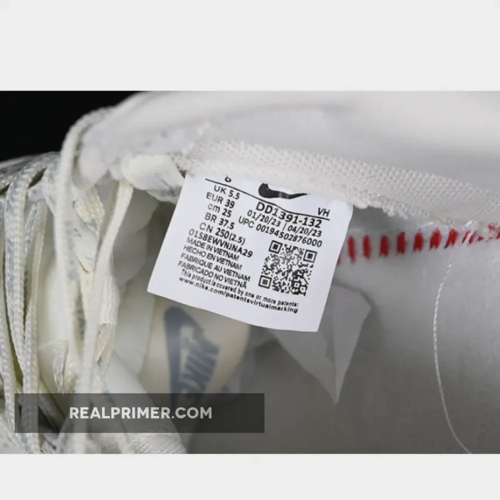 SB DUNK LOW TS WHITE/GRET/BLUE DD1391-132