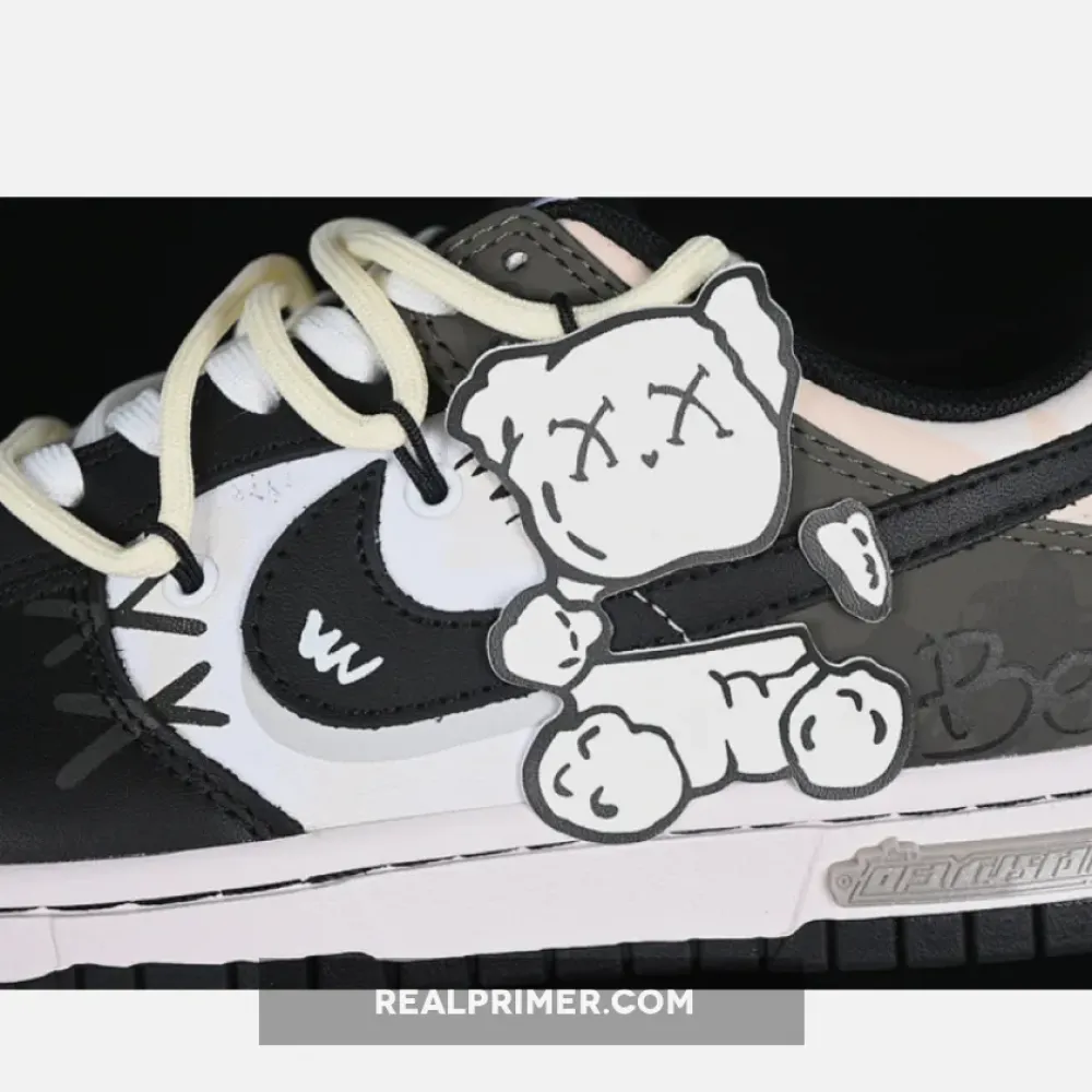 DUNK LOW SB WHITE/BLACK DD1391-100