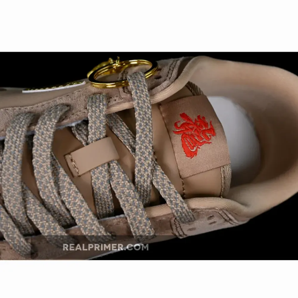 SB DUNK LOW WHITE/GREY/GOLD XH0923-158