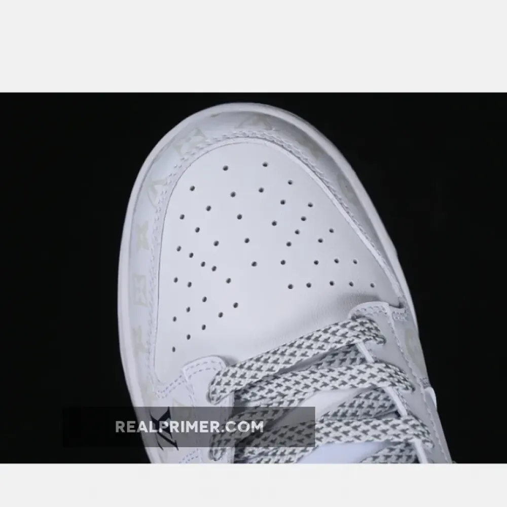 SB DUNK LOW L*V WHITE/BLUE/GREY DD1391-122