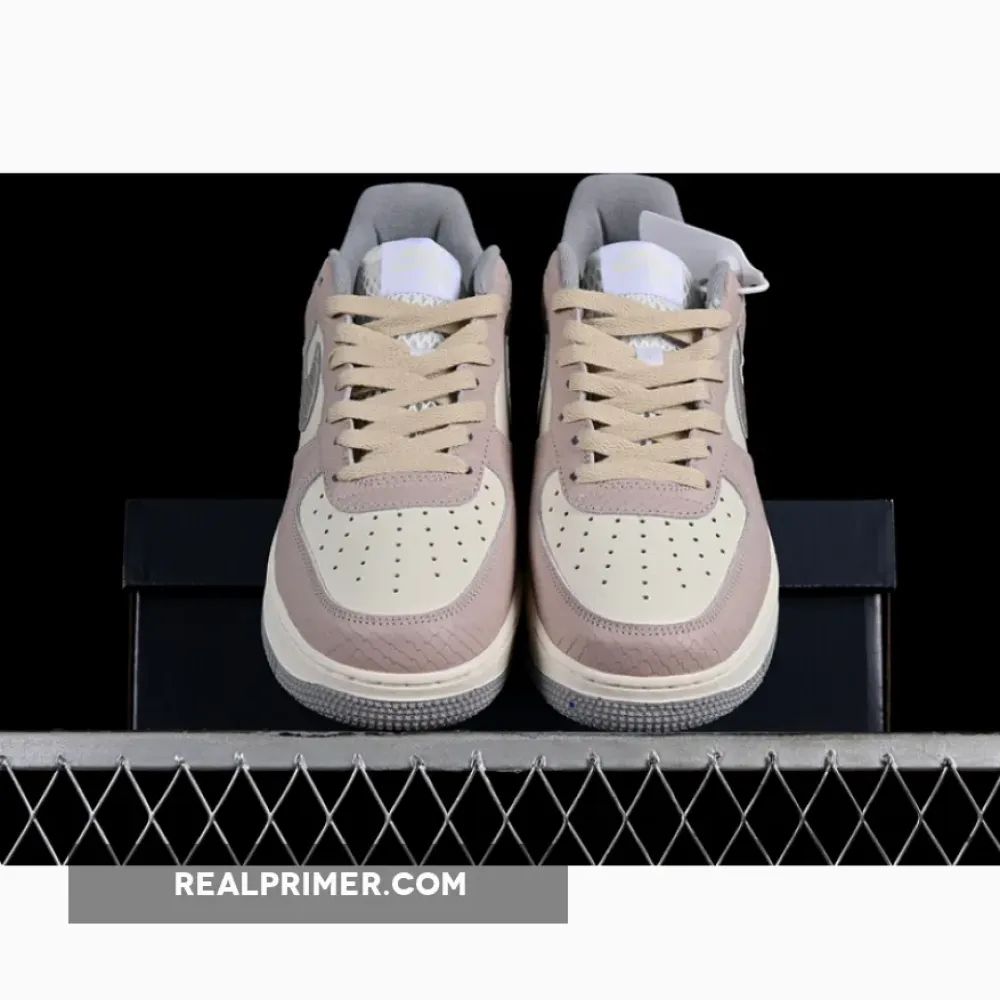 AIR FORCE 1 07 LOW SUMMIT WHITE/SUMMIT WHITE/SAIL/WOLF GREY/WHITE DX2678-100