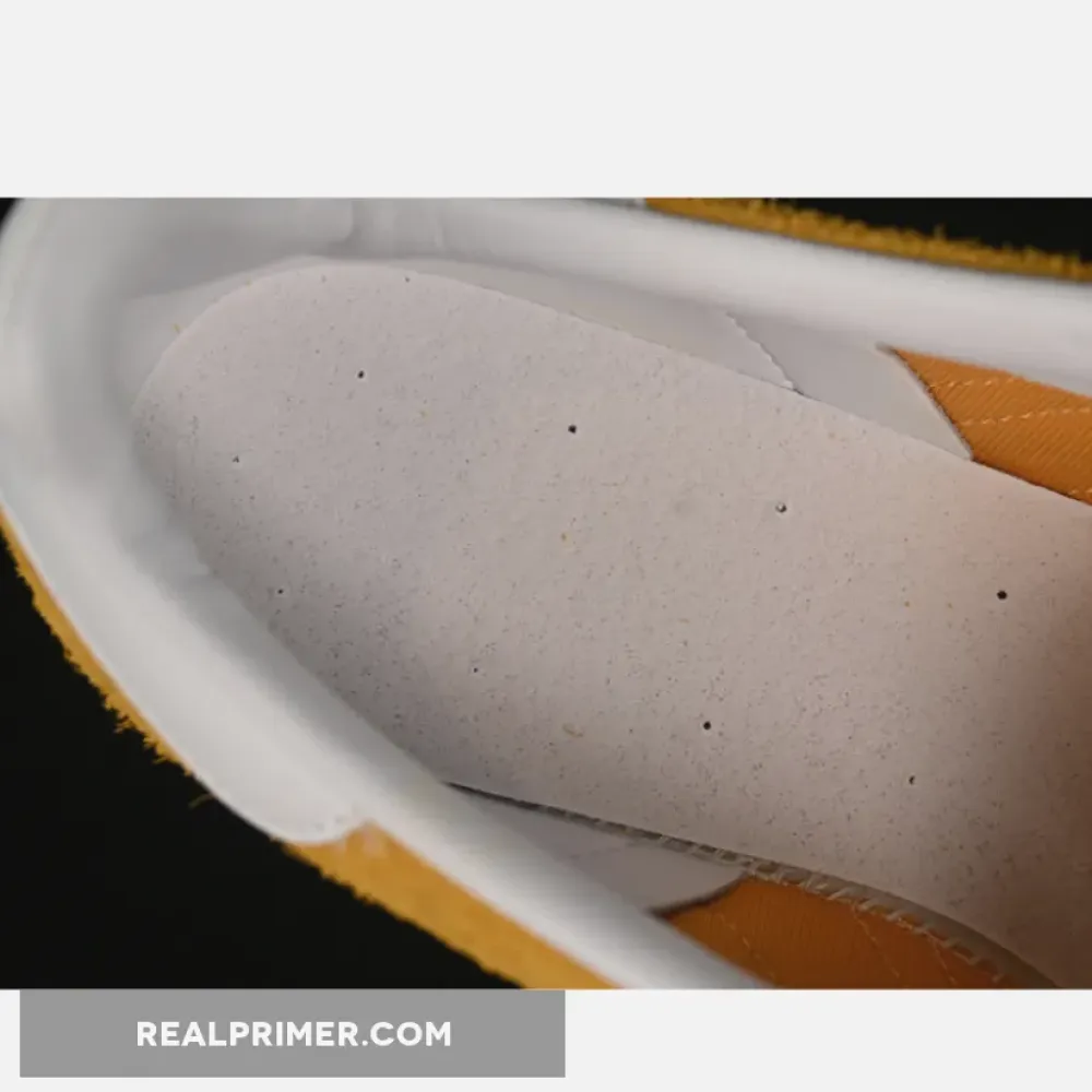 ORIGINALS GAZELLE INDOOR ORANGE PEEL/CLOUD WHITE/GOLD METALLIC HQ8716