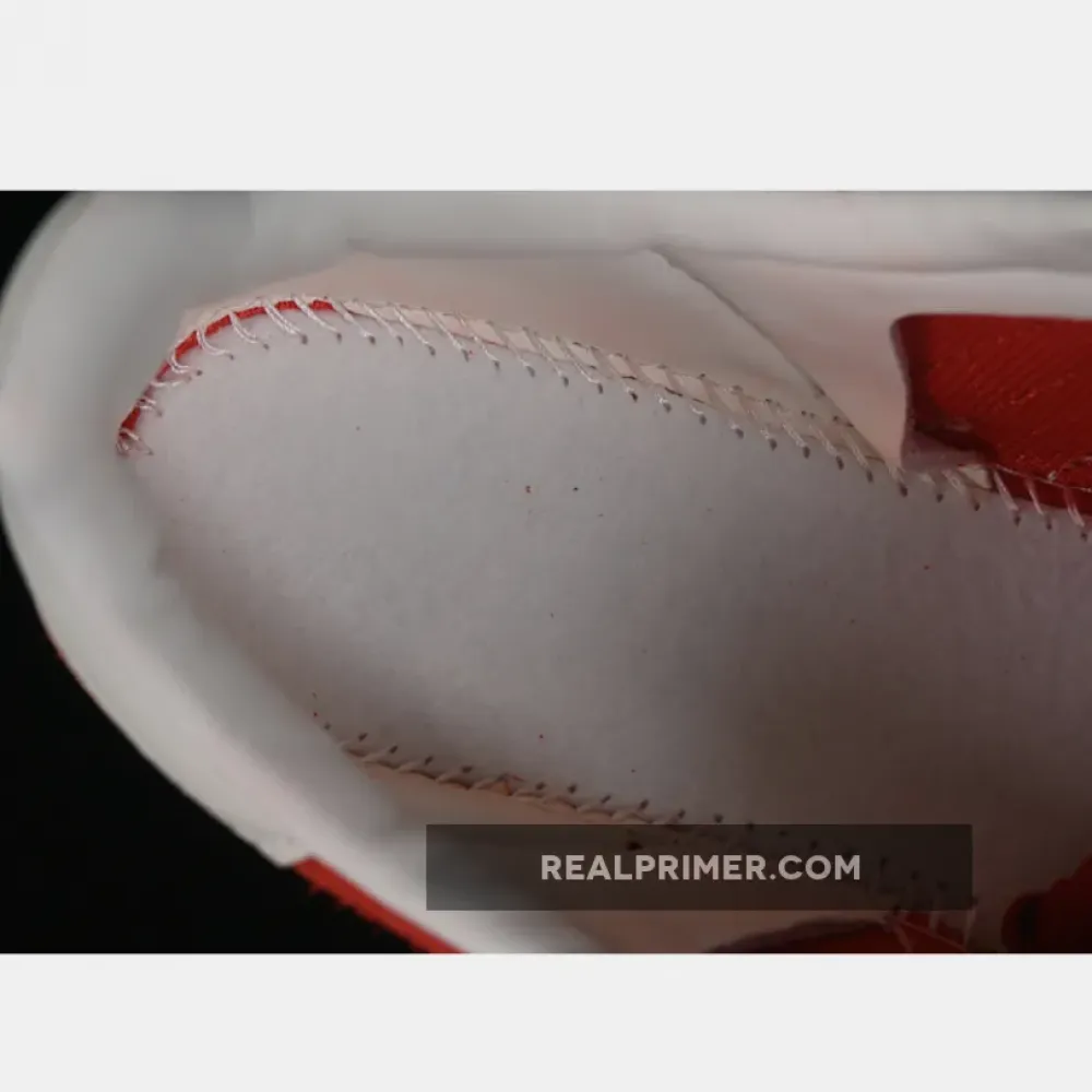 ORIGINALS GAZELLE INDOOR ACTIVE MAROON/OFF WHITE/GUM IE1051