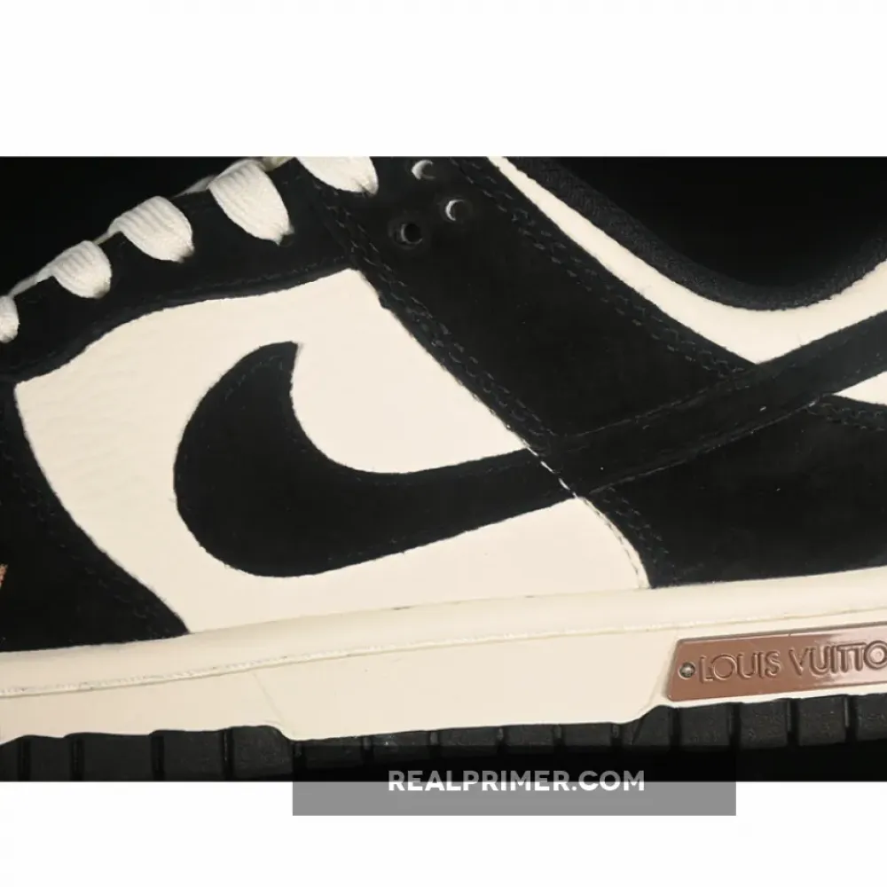 SB DUNK LOW L*V WHITE/BLACK/BROWN FC1688-147