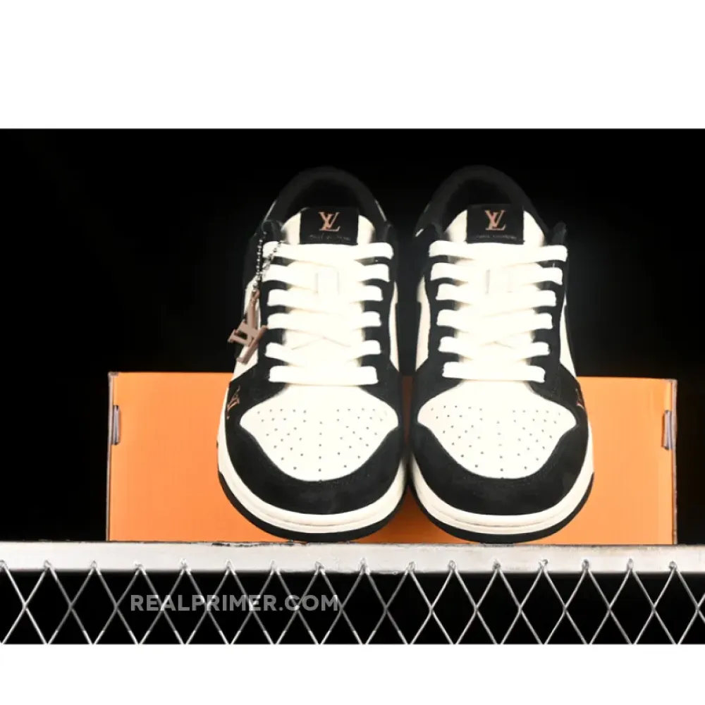 SB DUNK LOW L*V WHITE/BLACK/BROWN FC1688-147