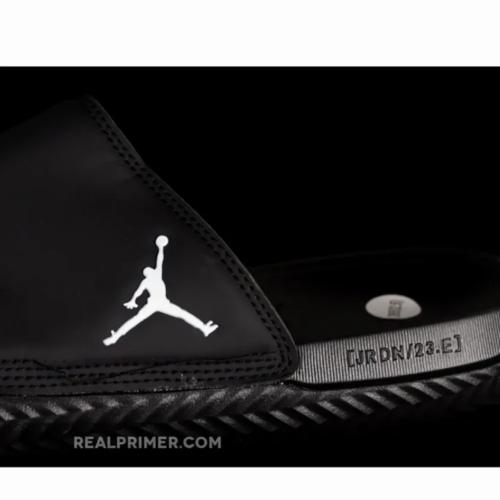 AIR JORDAN PLAY SLIDE BLACK/PHOTON DUST/OFF NOIR/UNIVERSITY RED DC9835-060