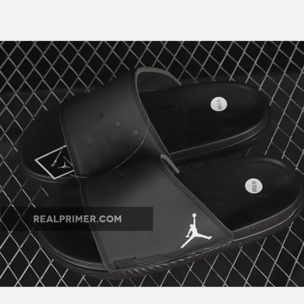 AIR JORDAN PLAY SLIDE BLACK/PHOTON DUST/OFF NOIR/UNIVERSITY RED DC9835-060