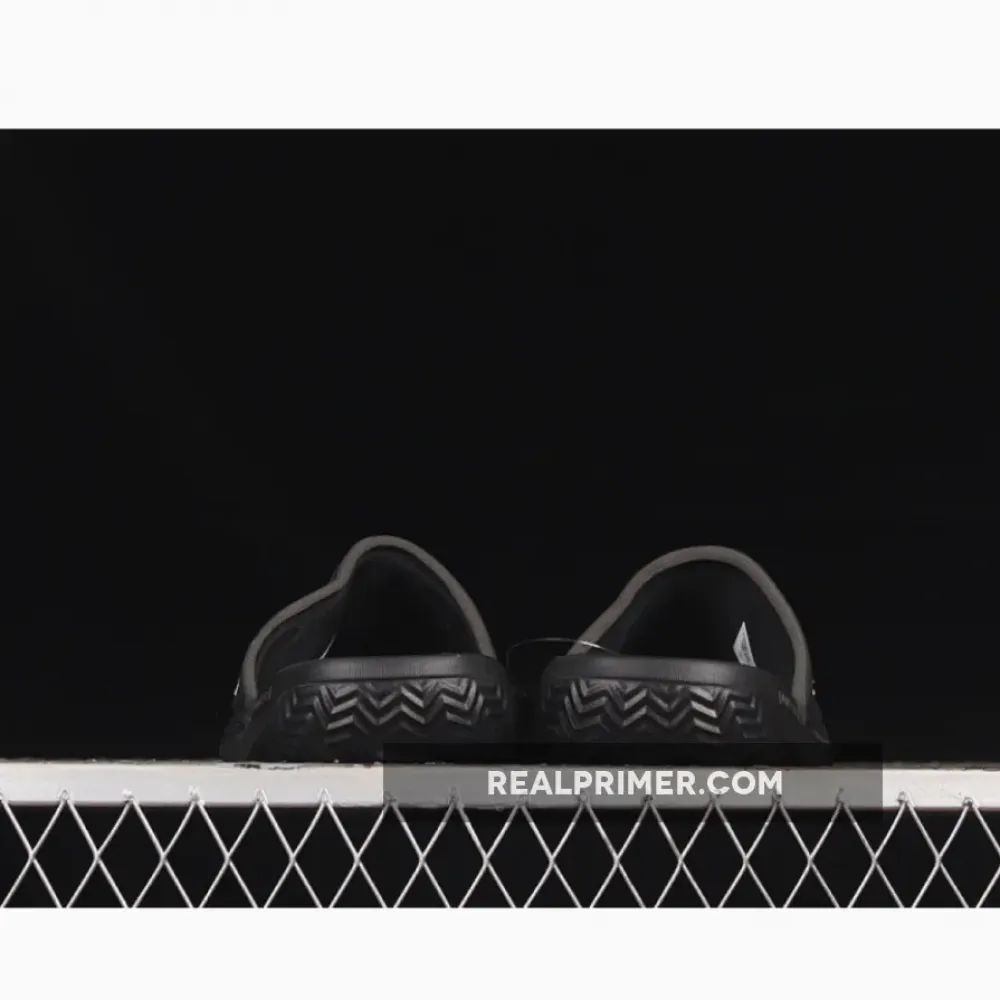 AIR JORDAN PLAY SLIDE BLACK/PHOTON DUST/OFF NOIR/UNIVERSITY RED DC9835-060