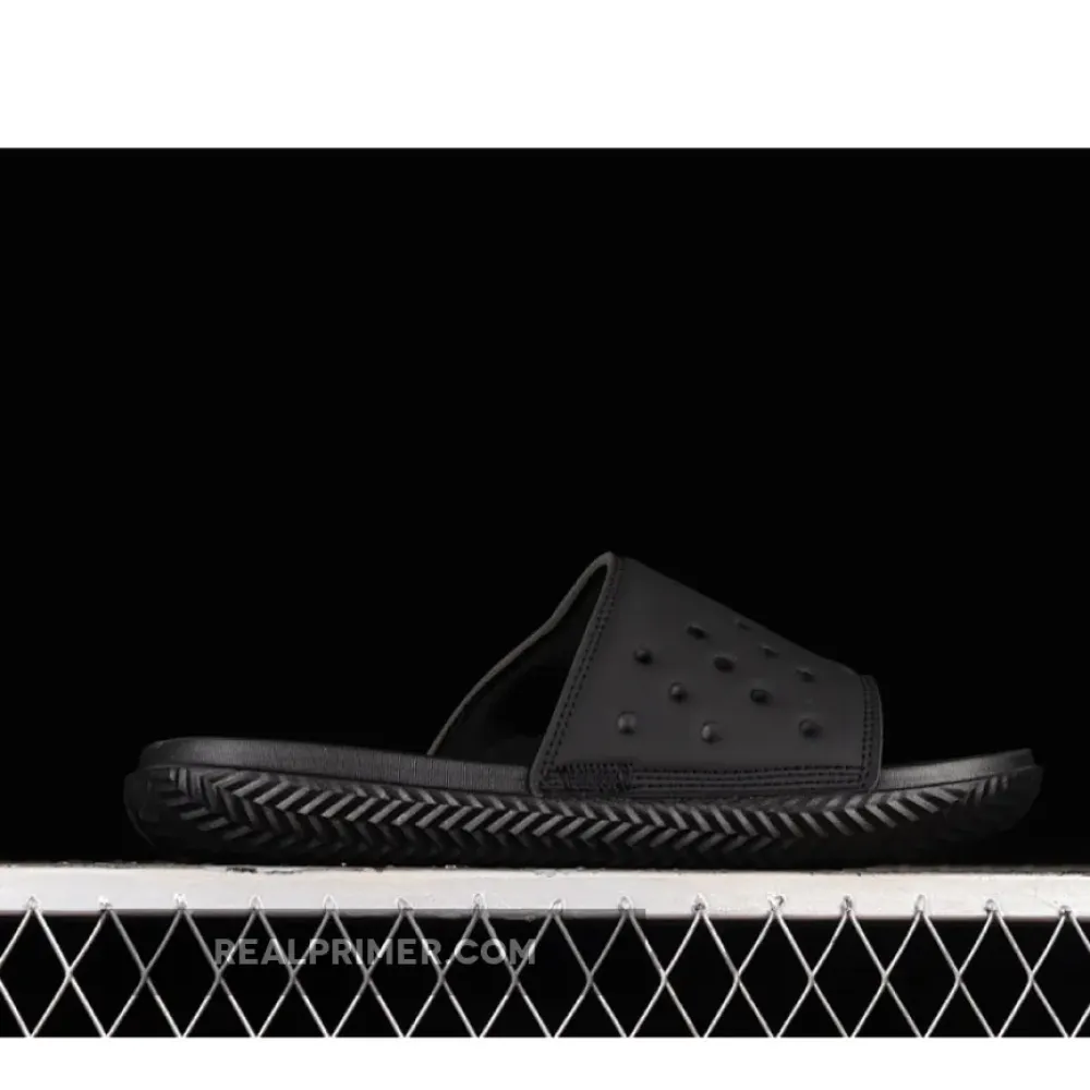 AIR JORDAN PLAY SLIDE BLACK/PHOTON DUST/OFF NOIR/UNIVERSITY RED DC9835-060