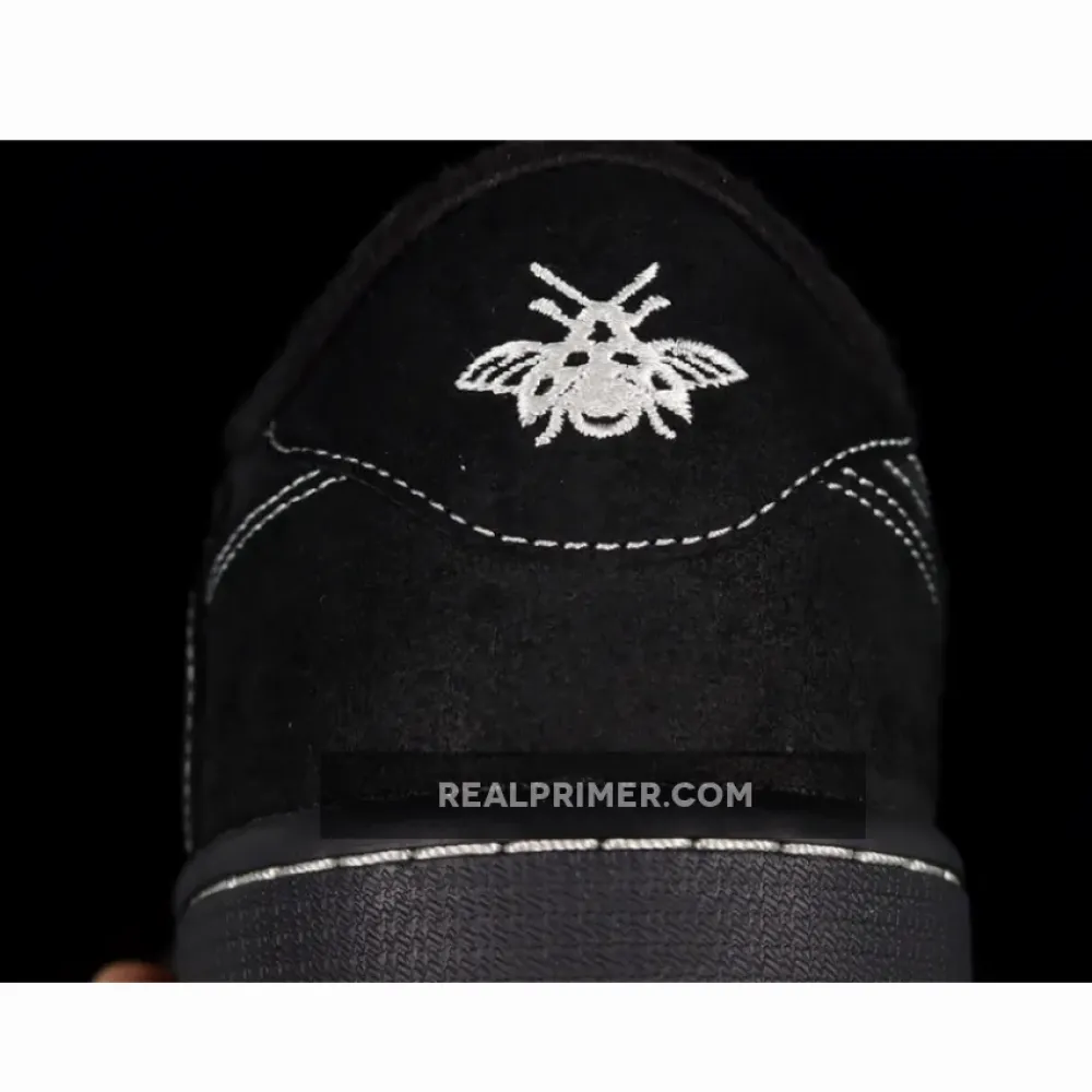 LW TRAVIS SCOTT X AIR JORDAN 1 LOW OG BLACK/PHANTOM/UNIVERSITY RED 36-48.5