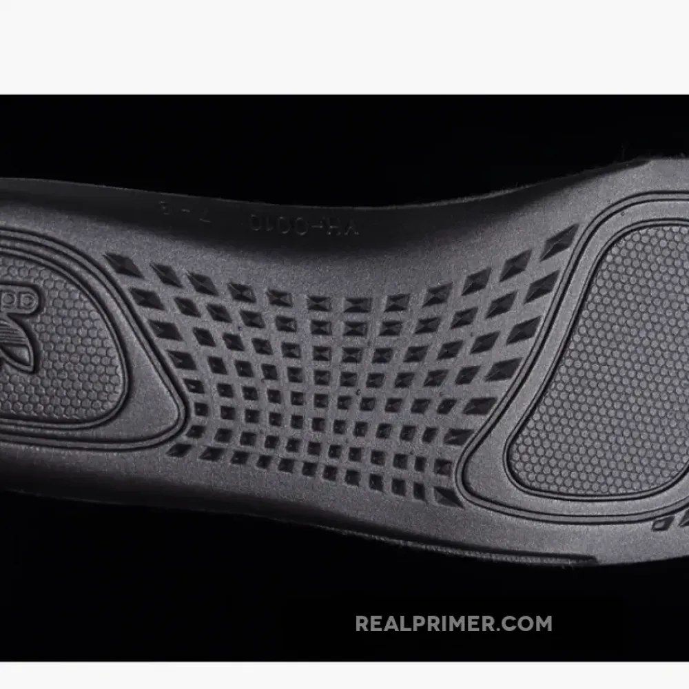 LW YEEZY BOOST 350 V2 BLACK REFLECTIVE/BLACK REFLECTIVE/BLACK REFLECTIVE FU9007