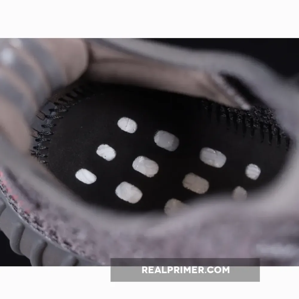 LW YEEZY BOOST 350 V2 BLACK REFLECTIVE/BLACK REFLECTIVE/BLACK REFLECTIVE FU9007