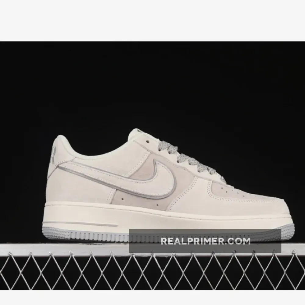 AIR FORCE 1 07 LOW FOUR HORSEMEN PE BEIGE/LIGHT GREY/WHITE DZ3696-005