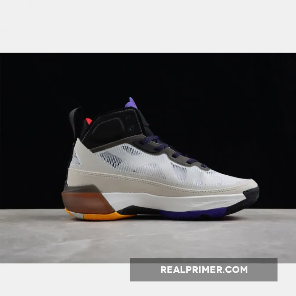 AIR JORDAN 37 PF BEYOND BORDERS LIGHT BONE/BLACK/DARK CONCORD/FIRE RED DD6959-060