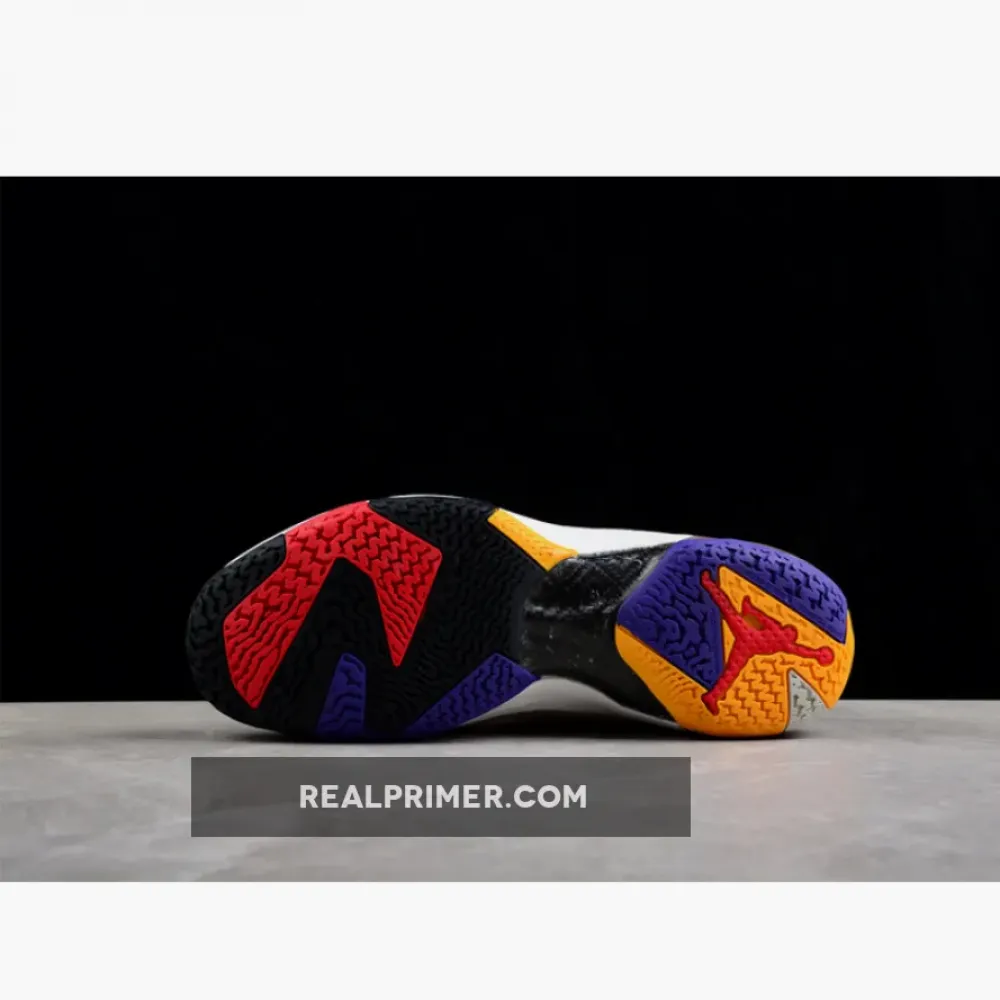 AIR JORDAN 37 PF BEYOND BORDERS LIGHT BONE/BLACK/DARK CONCORD/FIRE RED DD6959-060