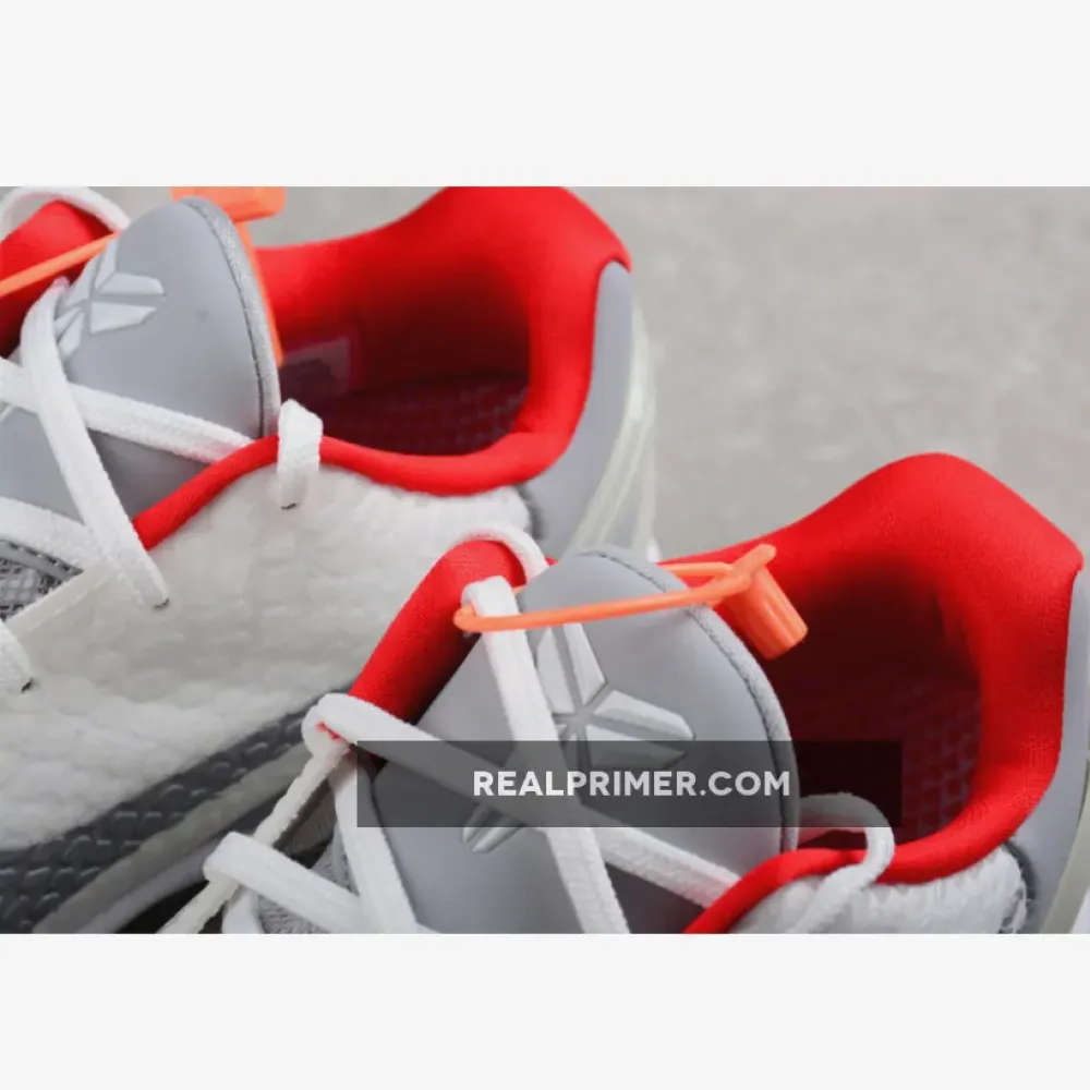 KOBE VI PROTRO WHITE/WOLF GREY/UNIVERSITY RED 996904-100