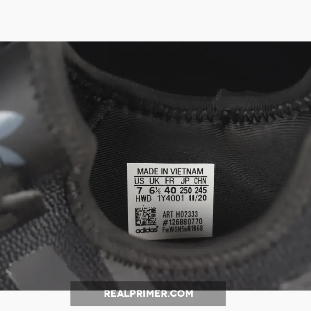 NMD_R1 REFINED SHOES CORE BLACK/CORE BLACK/CLOUD WHITE H02333