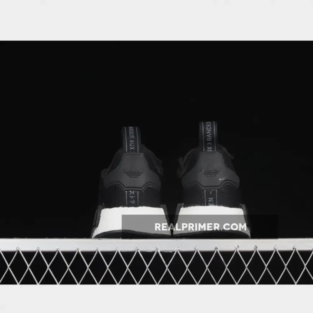 NMD_R1 REFINED SHOES CORE BLACK/CORE BLACK/CLOUD WHITE H02333
