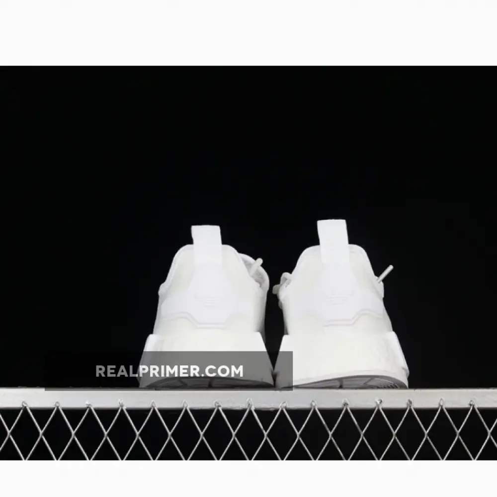 NMD_R1 PRIMEBLUE SHOES CLOUD WHITE/CLOUD WHITE/CLOUD WHITE GZ9259