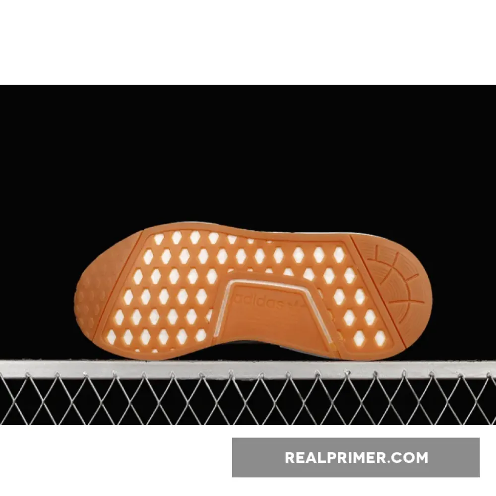 NMD_R1 PRIMEBLUE SHOES CLOUD WHITE/CLOUD WHITE/GUM GZ9260