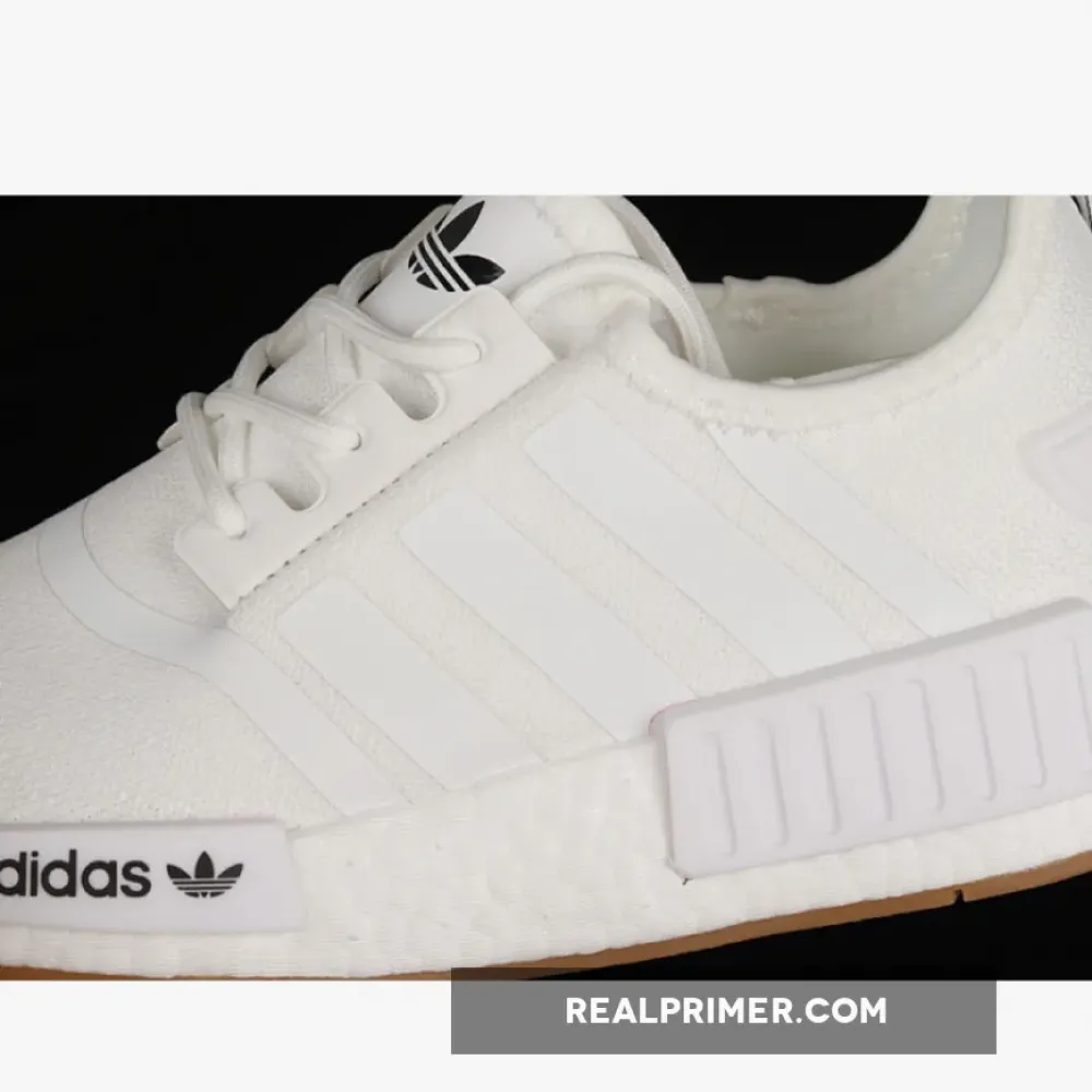 NMD_R1 PRIMEBLUE SHOES CLOUD WHITE/CLOUD WHITE/GUM GZ9260
