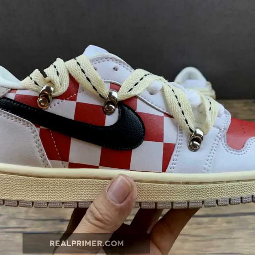 AIR JORDAN 1 LOW WHITE/BLACK/UNIVERSITY RED CZ0775-100