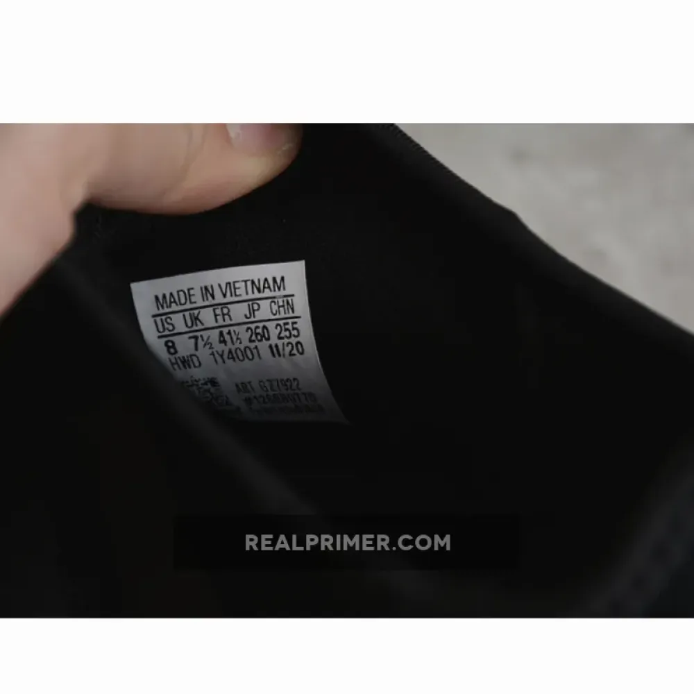 NMD_R1 BOOST SHOES CORE BLACK/CORE BLACK/CLOUD WHITE GZ7922