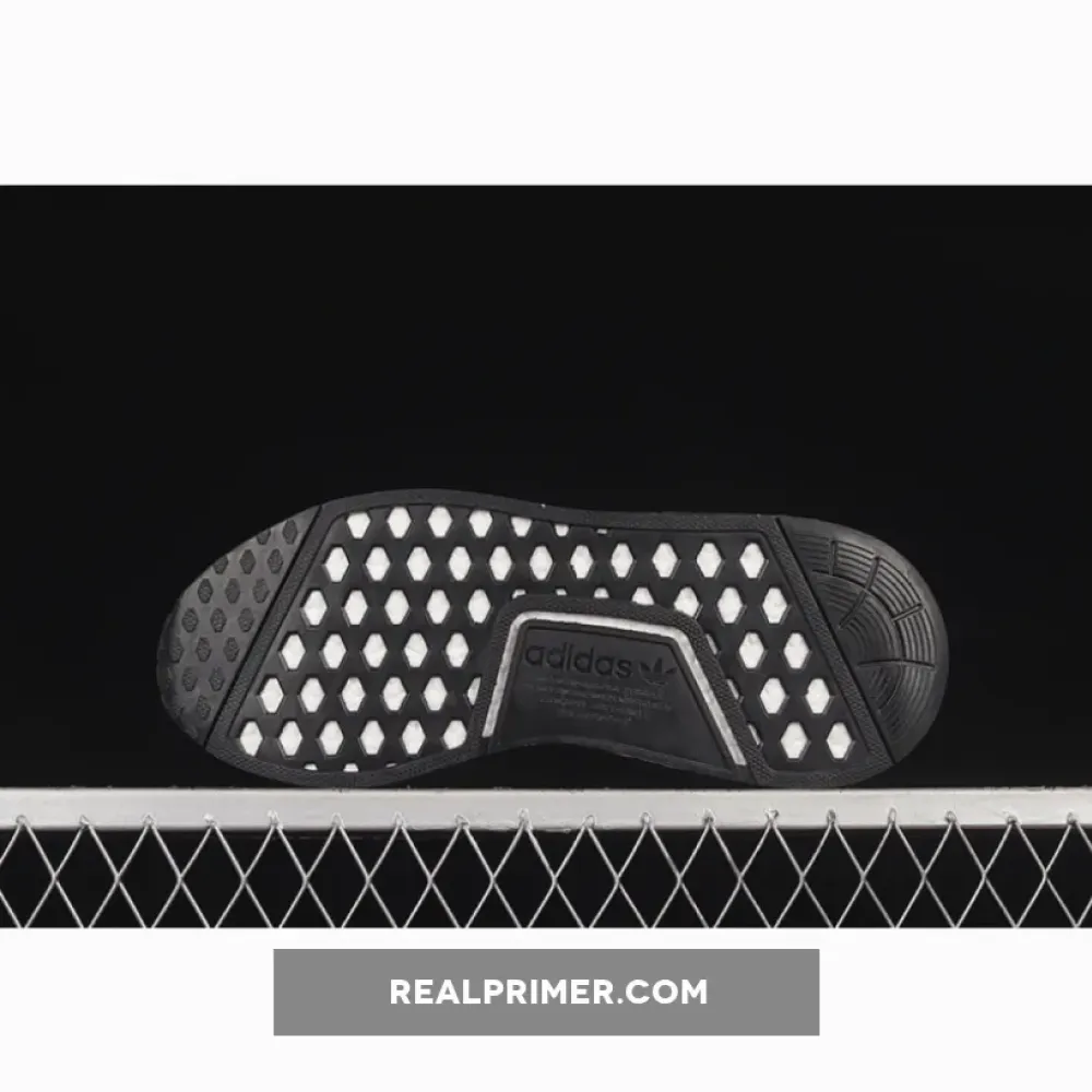 NMD_R1 V2 CORE BLACK/CORE BLACK/RED H01589