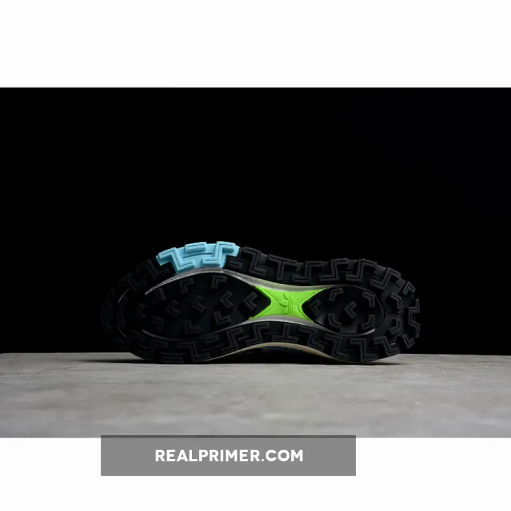 RETROPY P9 SHOES ASH PEARL/BLUE/RED BOX/DASH GREEN H03084